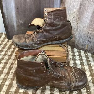 Kids Vintage Brown Leather Boot Shoe Planter Picture Rustic Decor * Not Mated